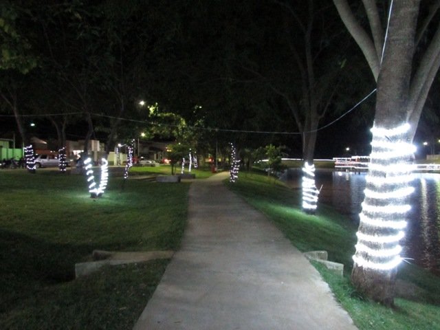 Inaugurada Luzes Natalinas Lago Pioneiros Colider