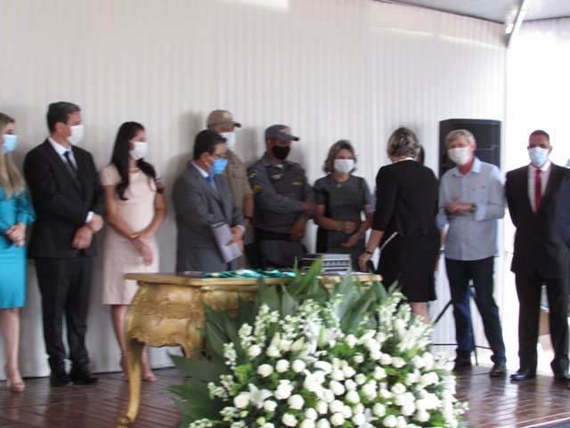 Prefeito Maninho dá posse Secretarios parte 001
