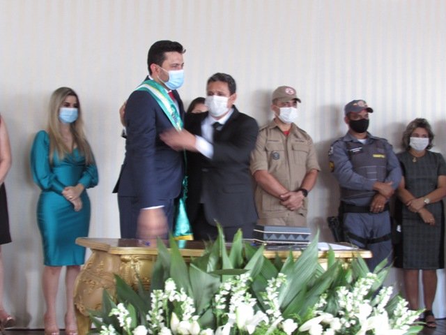 Prefeito Maninho dá posse Secretarios parte 003