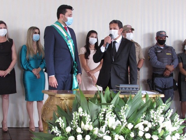 Prefeito Maninho dá posse Secretarios parte 003