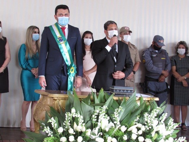 Prefeito Maninho dá posse Secretarios parte 003