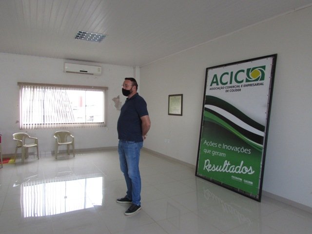 Entrega dos premios da campanha Natal Feliz do Consumidor