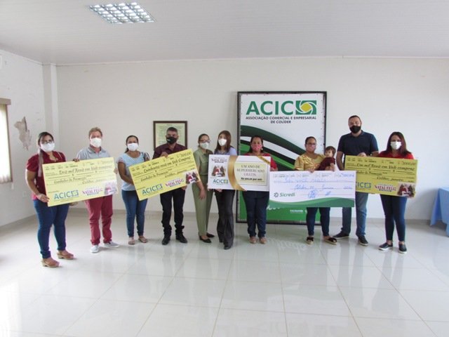 Entrega dos premios da campanha Natal Feliz do Consumidor