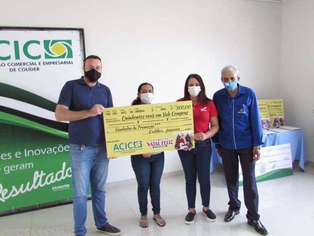 Entrega dos premios da campanha Natal Feliz do Consumidor