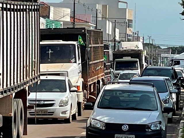 Carreata Movimento Verde Amarelo Colíder