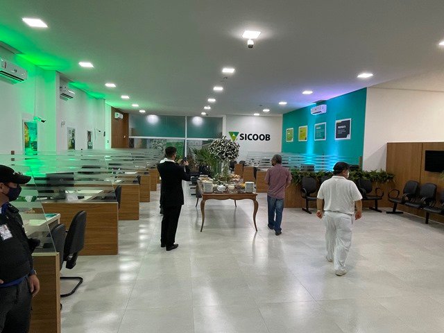 Reinauguração SICOOB norte de Colider parte 001
