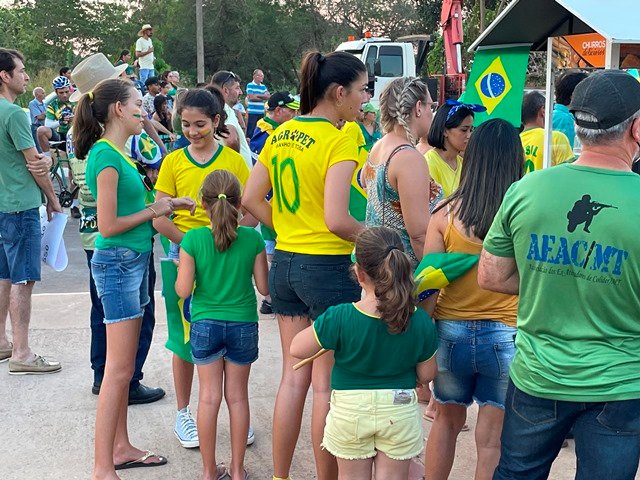 Sociedade Colidense aproveitaram feriado de 7 de Setembro para manisfestar