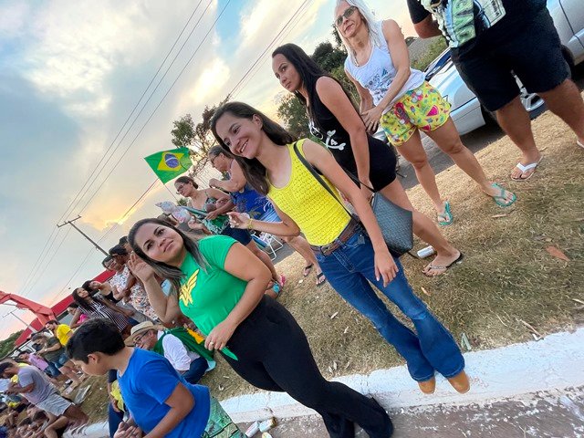 Sociedade Colidense aproveitaram feriado de 7 de Setembro para manisfestar