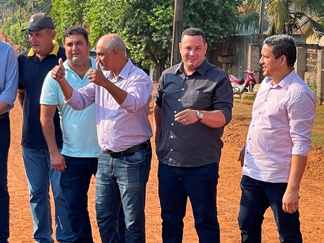 Prefeito Maninho realiza a entrega da 1ª Usina Asfaltica de Colíder. (parte 01)