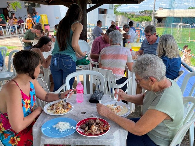Almoço Beneficente Fazenda Esperança Bento XVI parte 002