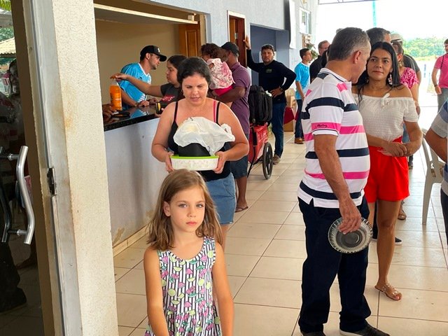Almoço Beneficente Fazenda Esperança Bento XVI parte 002