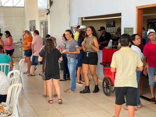 Almoço Beneficente Fazenda Esperança Bento XVI parte 002