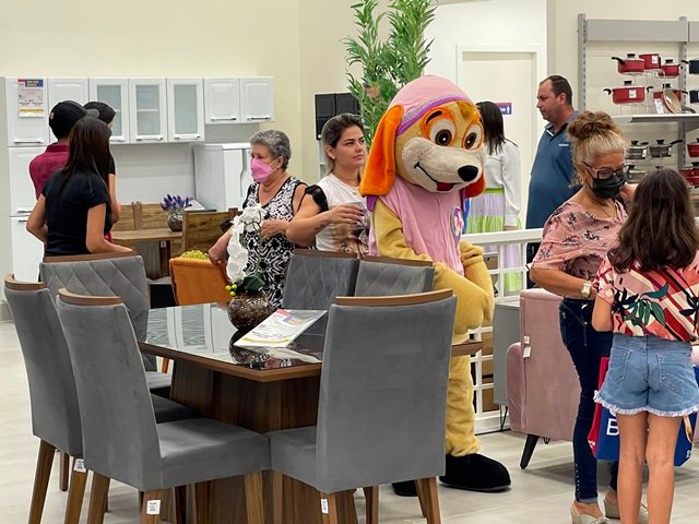 Inauguração das Casas Bahia em Colíder
