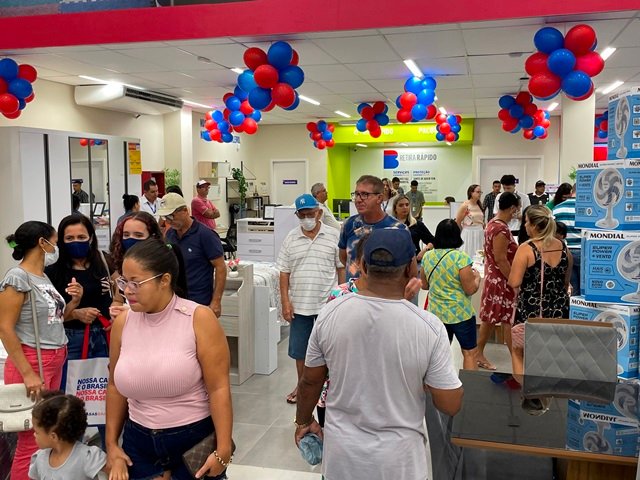 Inauguração das Casas Bahia em Colíder