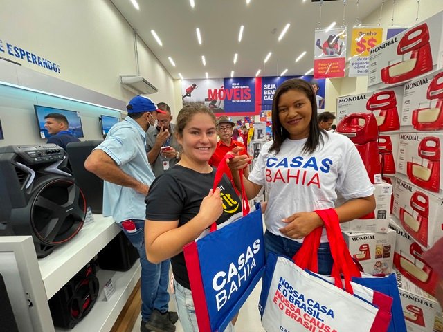 Inauguração das Casas Bahia em Colíder