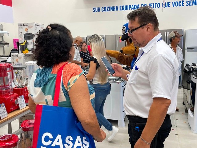 Inauguração das Casas Bahia em Colíder