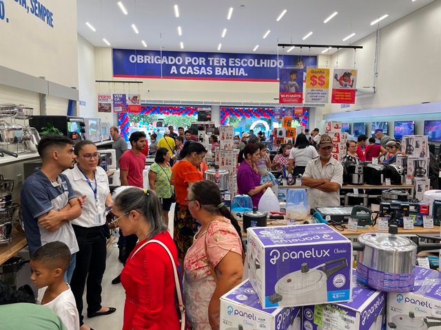 Inauguração das Casas Bahia em Colíder