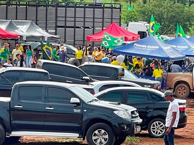 Manifesto contra eleições presidenciais de 2022 e bloqueio da MT-320 parte 001
