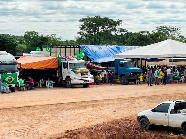 Manifesto contra eleições presidenciais de 2022 e bloqueio da MT-320 parte 001