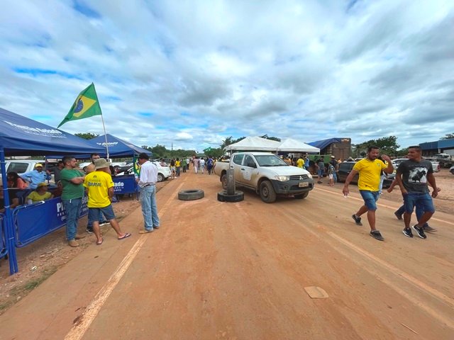 Manifesto contra eleições presidenciais de 2022 e bloqueio da MT-320 parte 001
