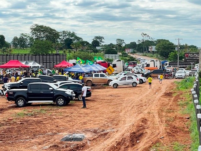 Manifesto contra eleições presidenciais de 2022 e bloqueio da MT-320 parte 001