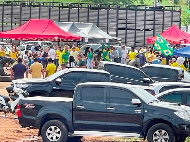 Manifesto contra eleições presidenciais de 2022 e bloqueio da MT-320 parte 001