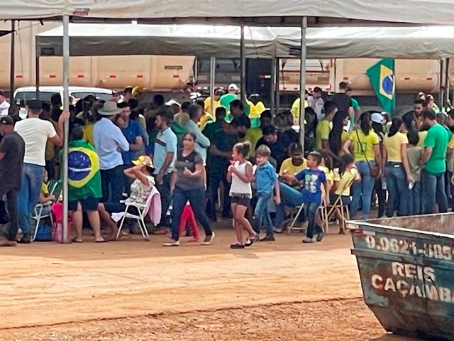 Manifesto contra eleições presidenciais de 2022 e bloqueio da MT-320 parte 001