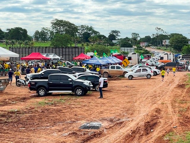 Manifesto contra eleições presidenciais de 2022 e bloqueio da MT-320 parte 001