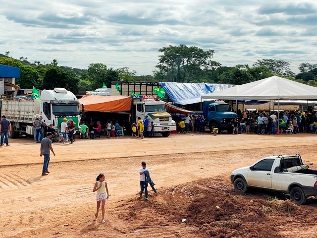Manifesto contra eleições presidenciais de 2022 e bloqueio da MT-320 parte 001