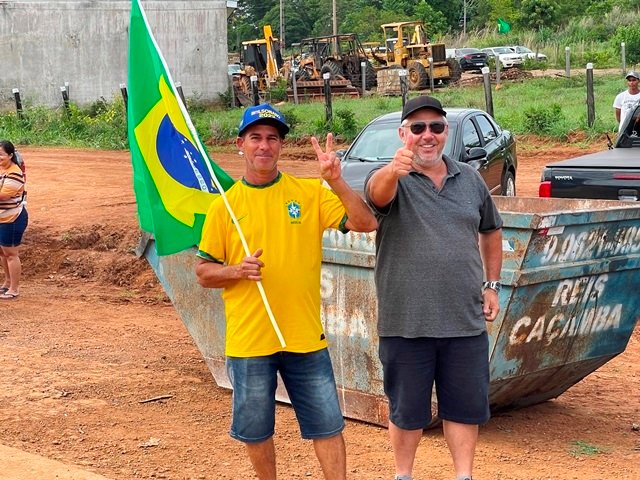 Manifesto contra eleições presidenciais de 2022 e bloqueio da MT-320 parte 002