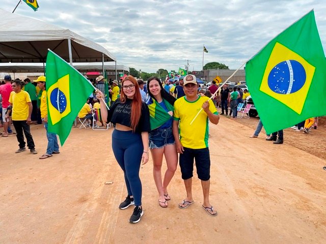 Manifesto contra eleições presidenciais de 2022 e bloqueio da MT-320 parte 002