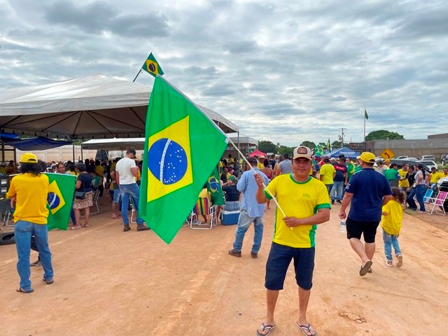 Manifesto contra eleições presidenciais de 2022 e bloqueio da MT-320 parte 002