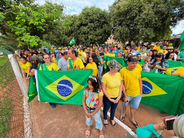 População vai ate o TG de Colíder para pedir Intervenção Federal Já!
