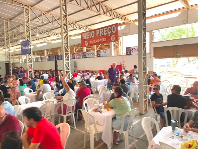 Realizada ontem em Colíder a 15ª Festa do Porco do Rotary