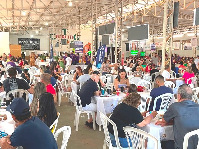 Realizada ontem em Colíder a 15ª Festa do Porco do Rotary