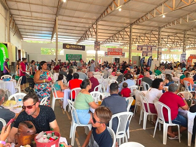 Realizada ontem em Colíder a 15ª Festa do Porco do Rotary