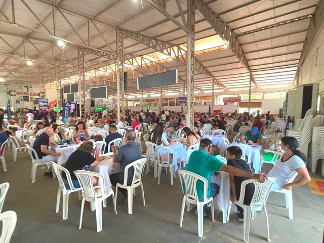 Realizada ontem em Colíder a 15ª Festa do Porco do Rotary
