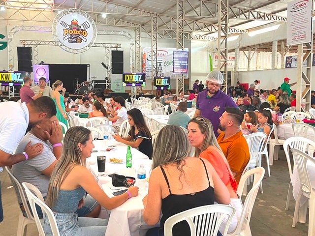 Realizada ontem em Colíder a 15ª Festa do Porco do Rotary