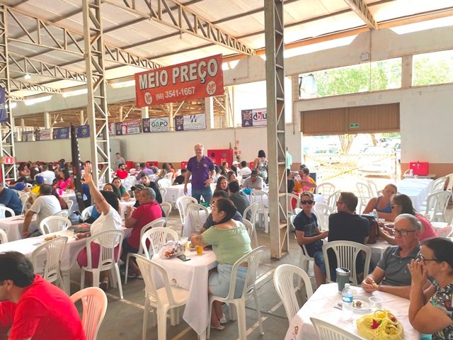 Realizada ontem em Colíder a 15ª Festa do Porco do Rotary