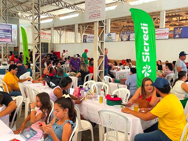 Realizada ontem em Colíder a 15ª Festa do Porco do Rotary