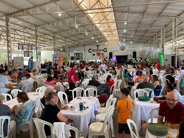 Realizada ontem em Colíder a 15ª Festa do Porco do Rotary