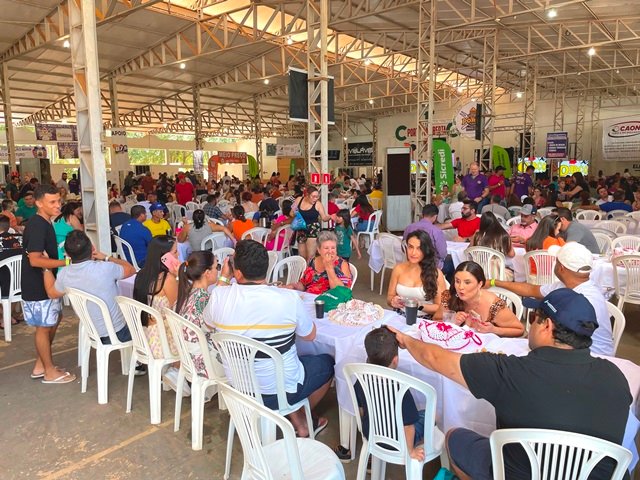 Realizada ontem em Colíder a 15ª Festa do Porco do Rotary
