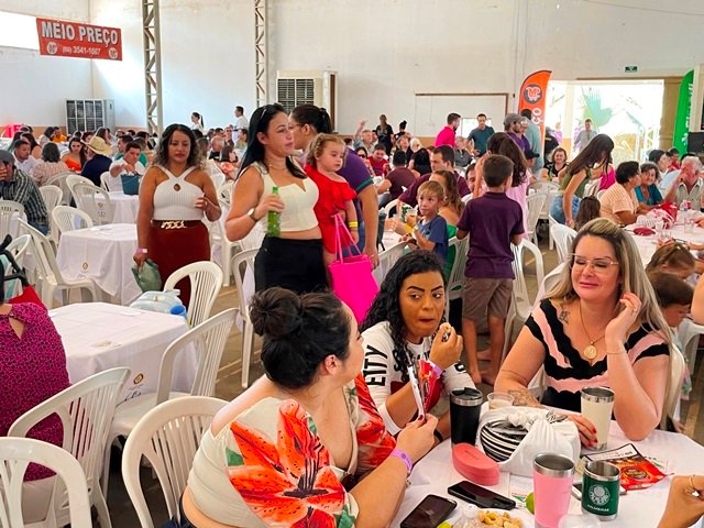 Realizada ontem em Colíder a 15ª Festa do Porco do Rotary