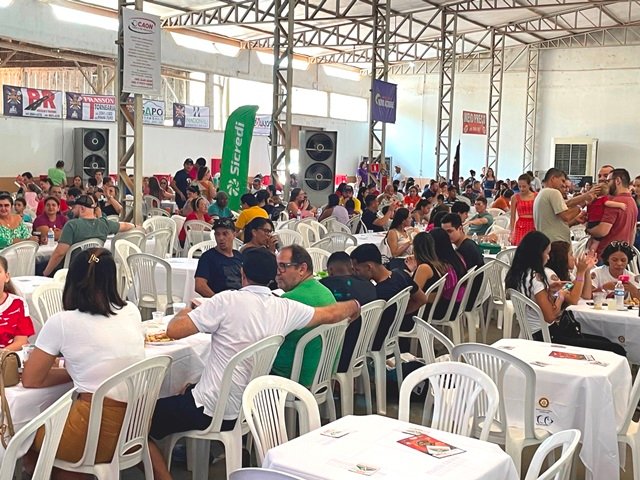 Realizada ontem em Colíder a 15ª Festa do Porco do Rotary