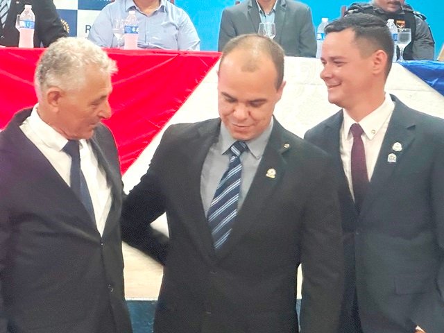 Posse Presidente Valdir Salustiano Rotary Club de Colider parte 001