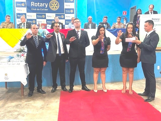 Posse Presidente Valdir Salustiano Rotary Club de Colider parte 001