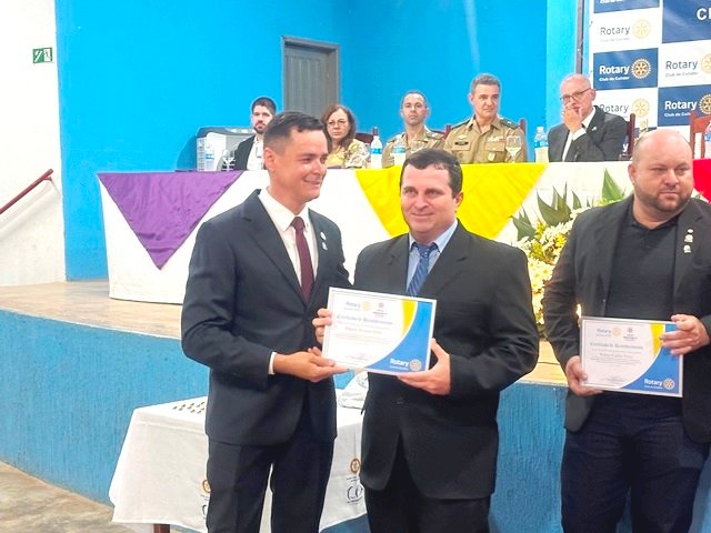 Posse Presidente Valdir Salustiano Rotary Club de Colider parte 001
