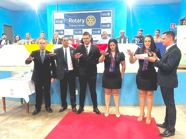 Posse Presidente Valdir Salustiano Rotary Club de Colider parte 001