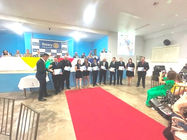 Posse Presidente Valdir Salustiano Rotary Club de Colider parte 001
