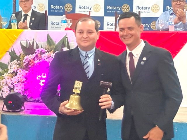 Posse Presidente Valdir Salustiano Rotary Club de Colider parte 001